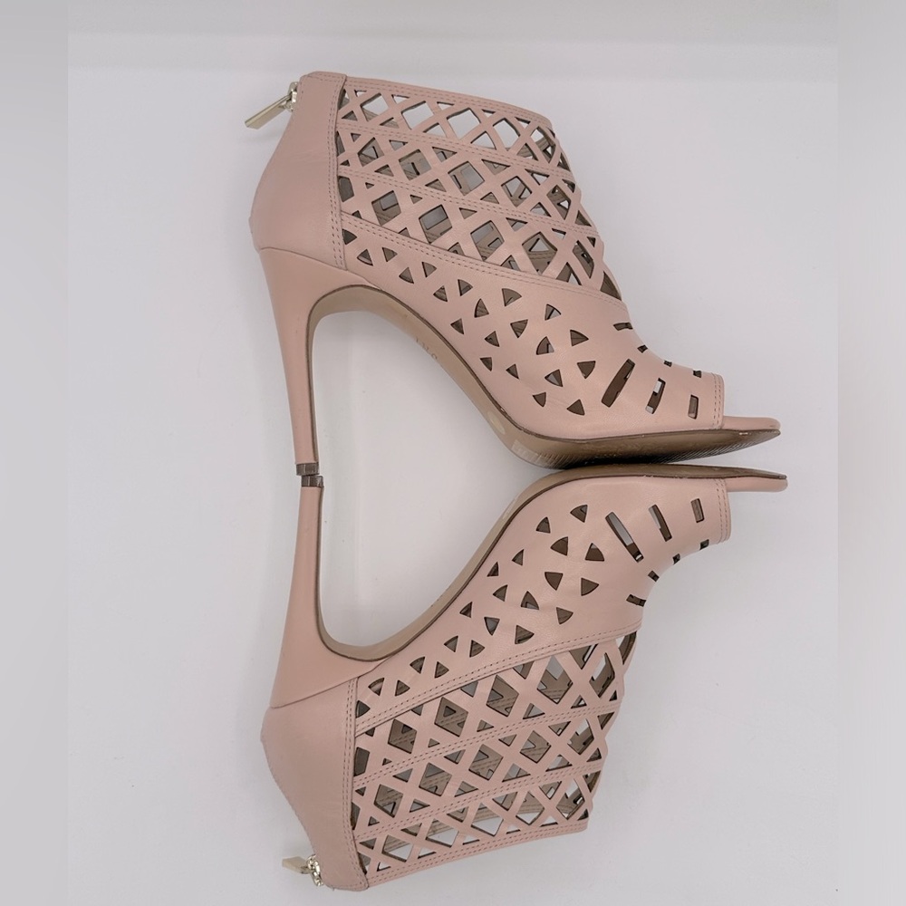 INC international concepts  Ramme Light pink heels with cutouts 8m.